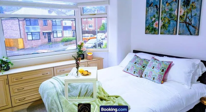 Modern 4-Bed House, Free Parking & WiFi in Swinton - Image 1