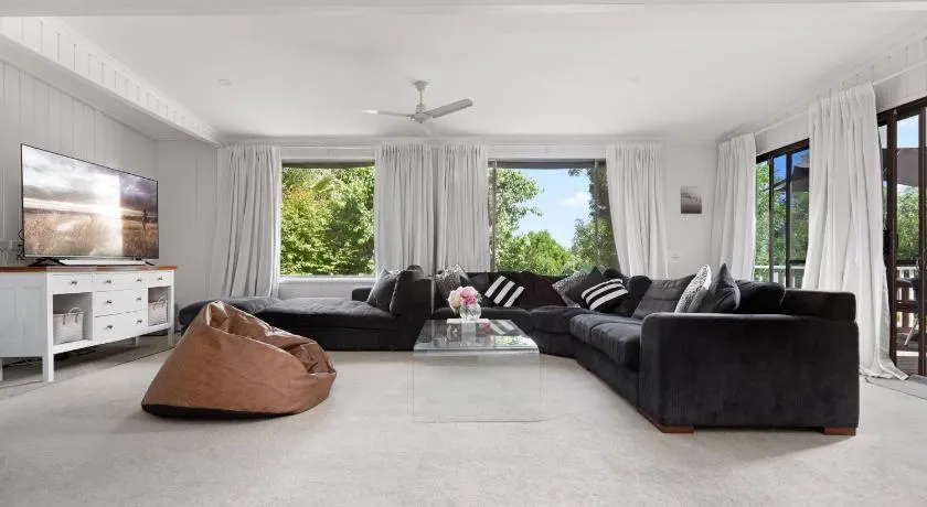 "Uralla" Lovely house with pool - Image 1
