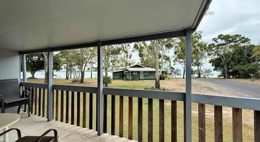 Top Level Unit With Gorgeous Waterviews - Image 1