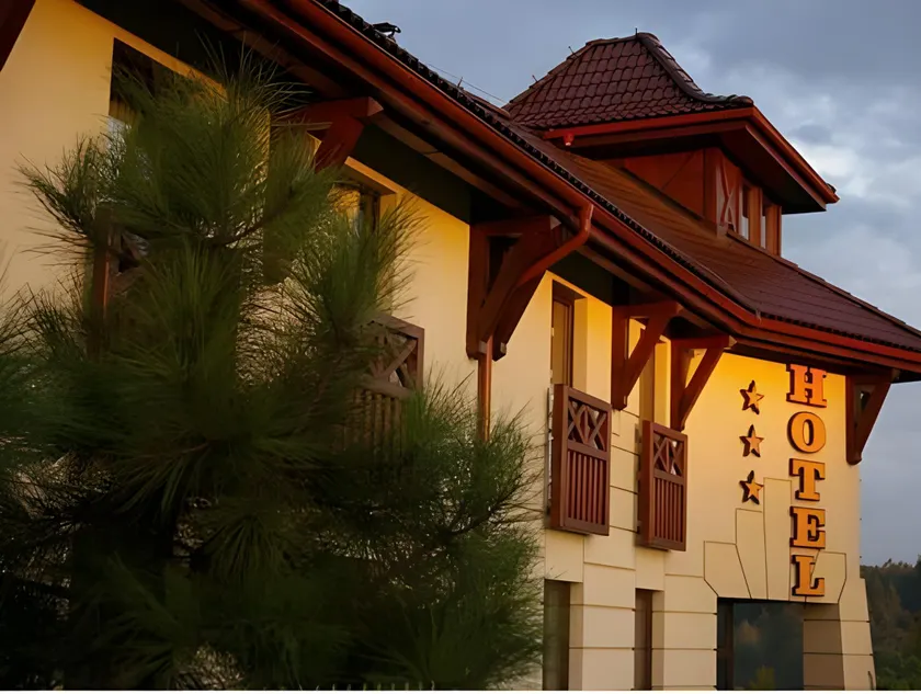 Hotel & Restauracja Timberland - Image 1