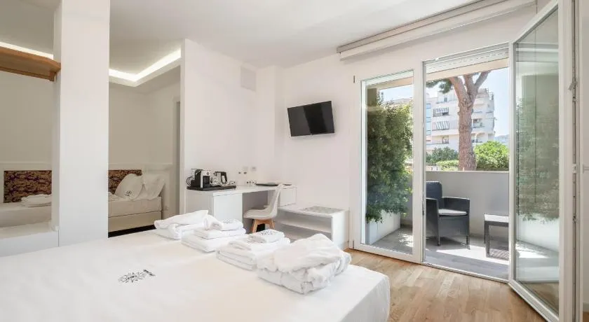 Helios Guest House - Image 1