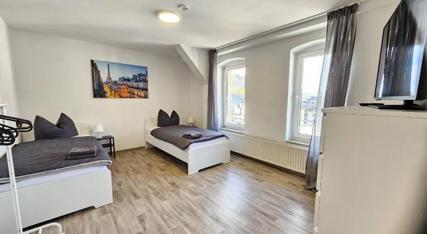 MR Living I moderne Apartments mit Einzelbetten, voll ausgestattete Küche, WLAN, Parkplatz, ideal für Monteure I DI01, DI02 - Image 1