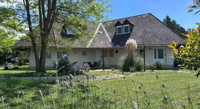 Levendulakert Siófok Apartmanház - Image 1