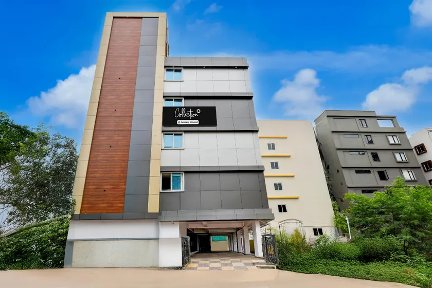 Super OYO Collection O Dr. NTR University Of Health Sciences Formerly Hotel V Elite - Image 1