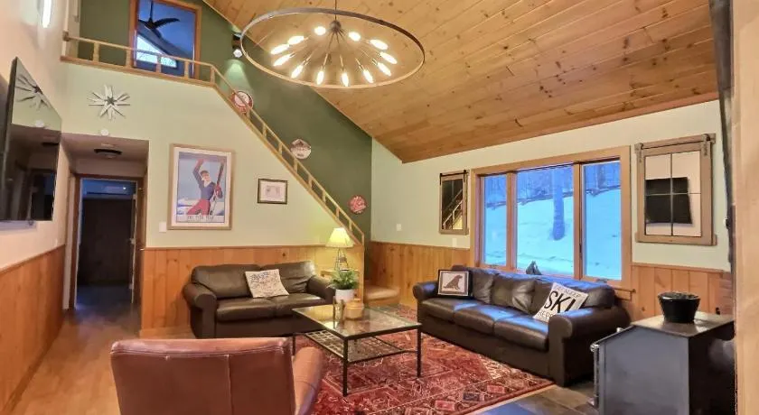 ThreeBears Hot Tub, Views, Game Room, Gym - Image 1