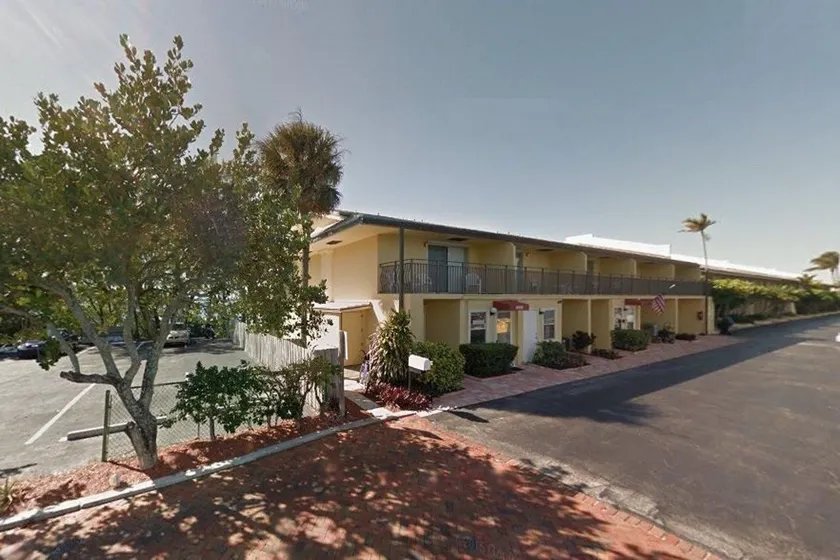 Palm Beach Waterfront Suites - Image 1