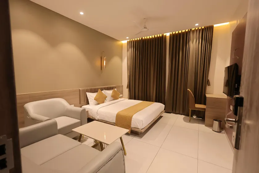Hotel Pune Pride, Baner - Image 1