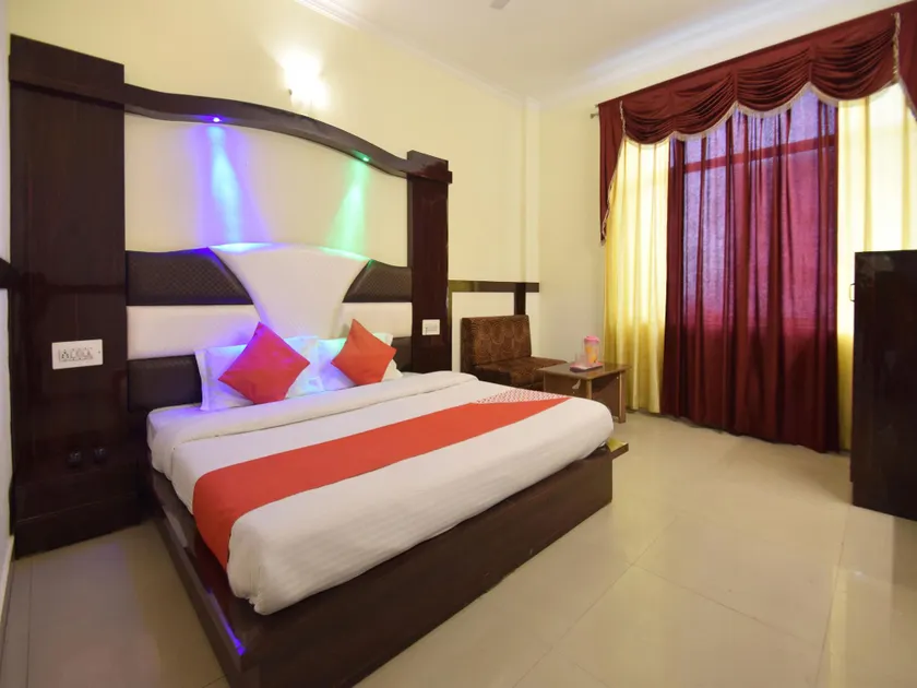 OYO 11616 Hotel Shree Ram - Image 1