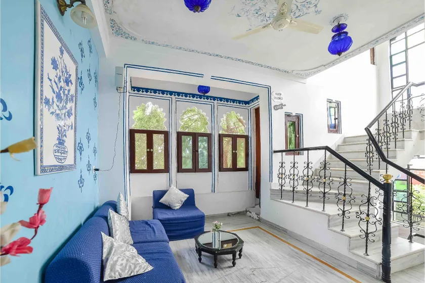 Hotel Sargam Sadan - Image 1