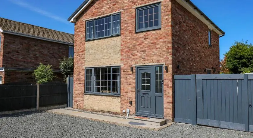 Camellia House - Image 1