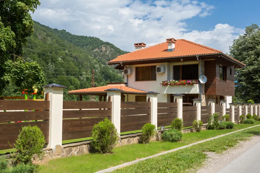 Vitora Guesthouse - Image 1