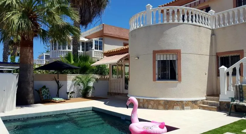 villa en torre de la horadada a 240m de la playa - Image 1