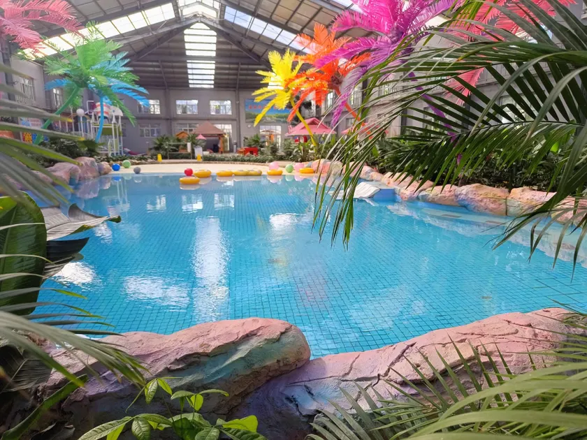 Bailu Hotspring Hotel - Image 1