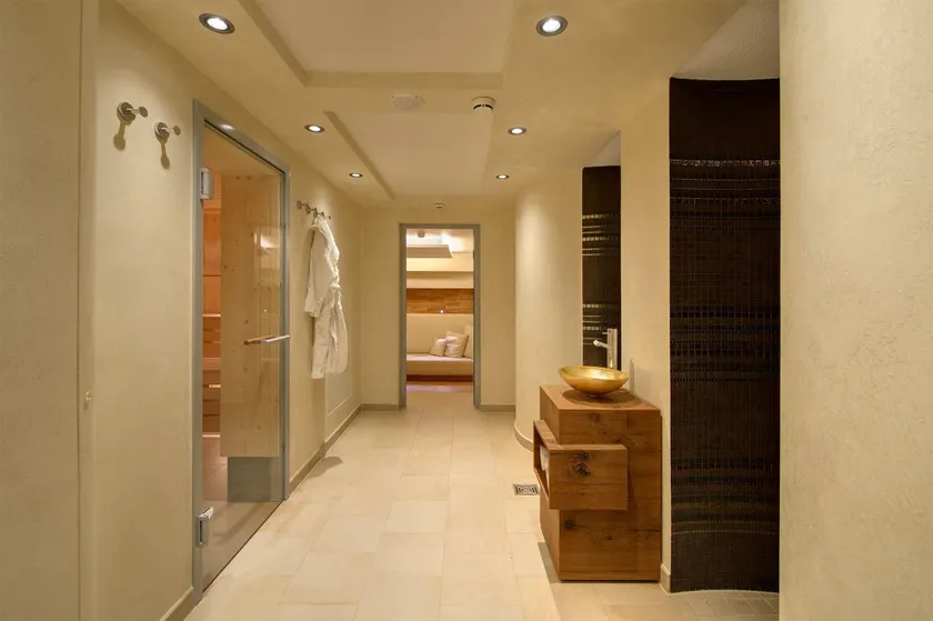 Hotel Astoria - Image 1