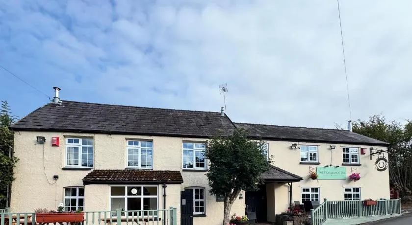 The Horseshoe Inn - Image 1