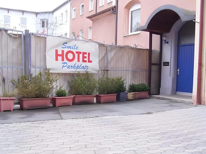 Smile Hotel - Image 1