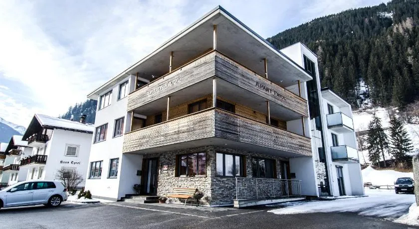 Apart Fridl - Image 1