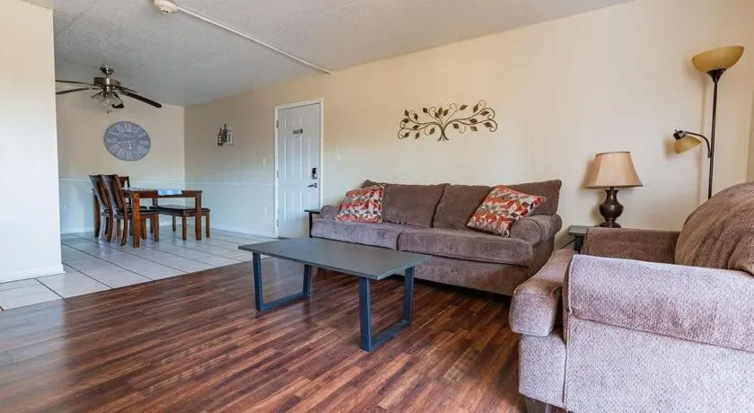 2-bed, 2-bath apartment living experience - Image 1