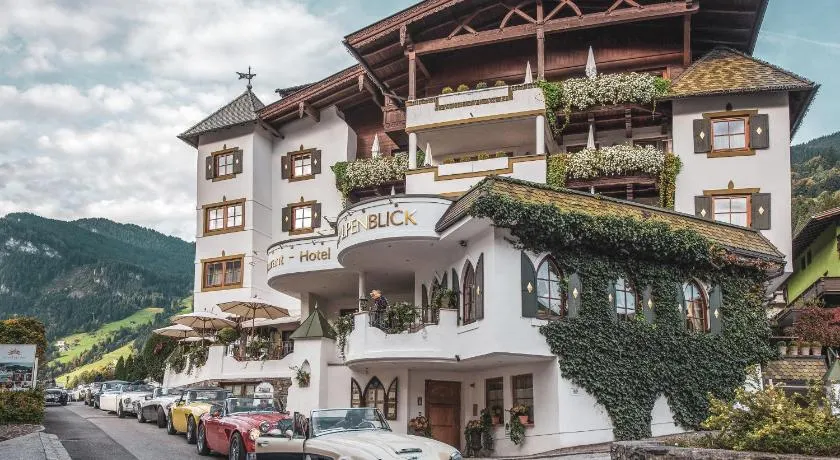 Hotel Alpenblick Zillertal - Image 1