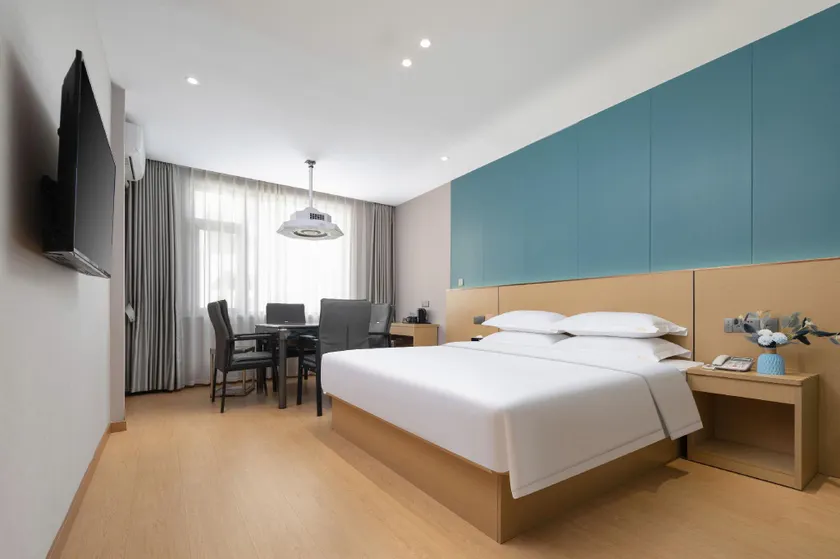 Lixin Hotel (Yanjiang Avenue Branch) - Image 1