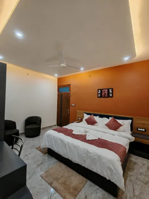 Hotel Phir Aana - Image 1