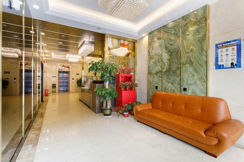 Shenzhen huaqiaoli Hotel - Image 1