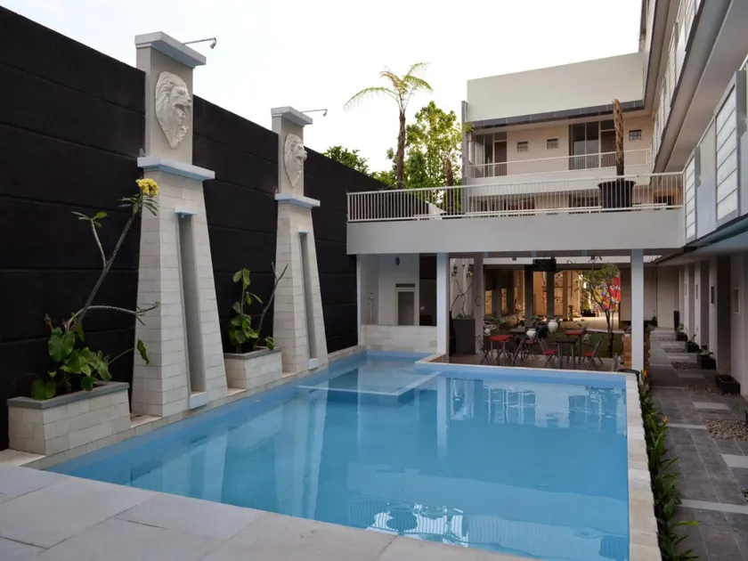 Hotel De Wahyu - Image 1