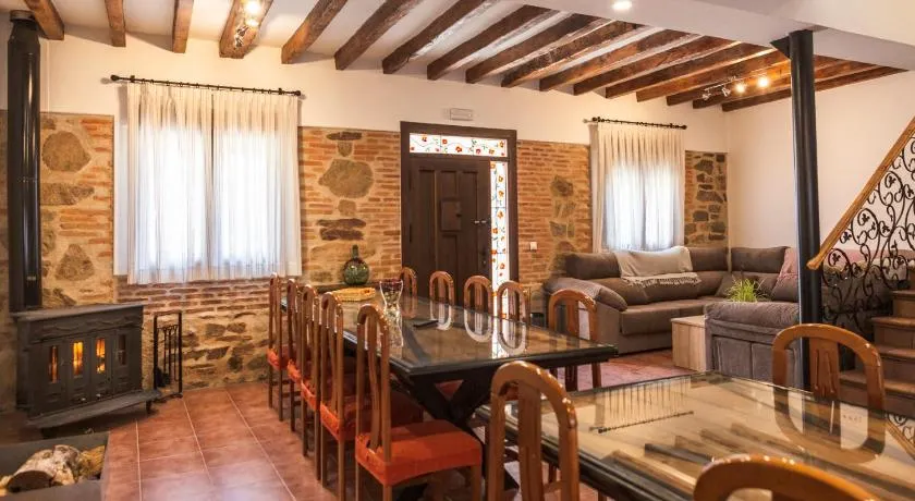La Casa de los Dos Rubios - Image 1