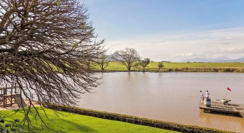 Waterside on Le Bonheur - Image 1