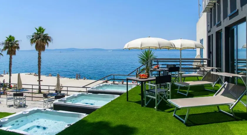 Via Mare Luxury Rooms - Image 1