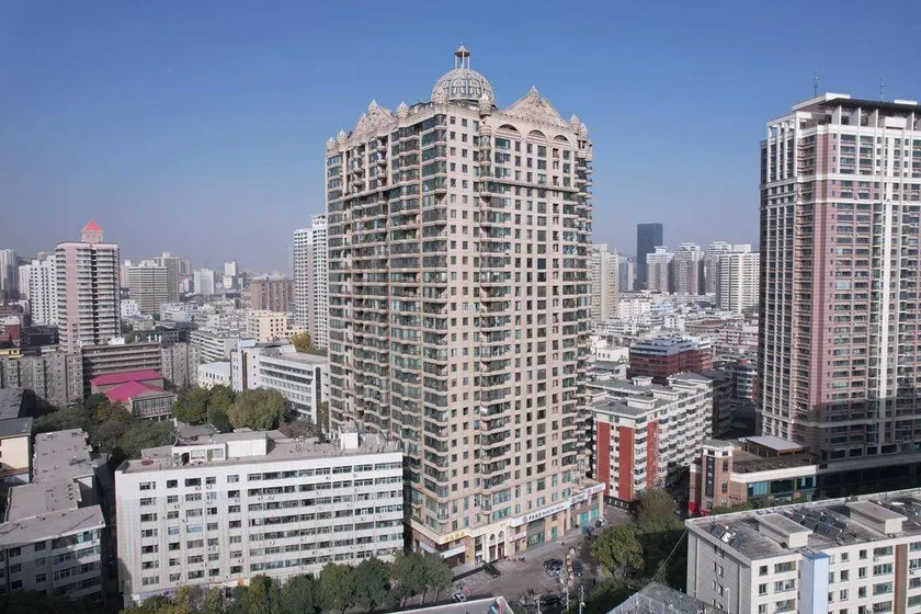 Yiman Hotel - Image 1