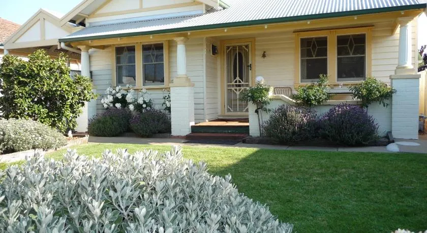 Shepp Central Apartment - Image 1