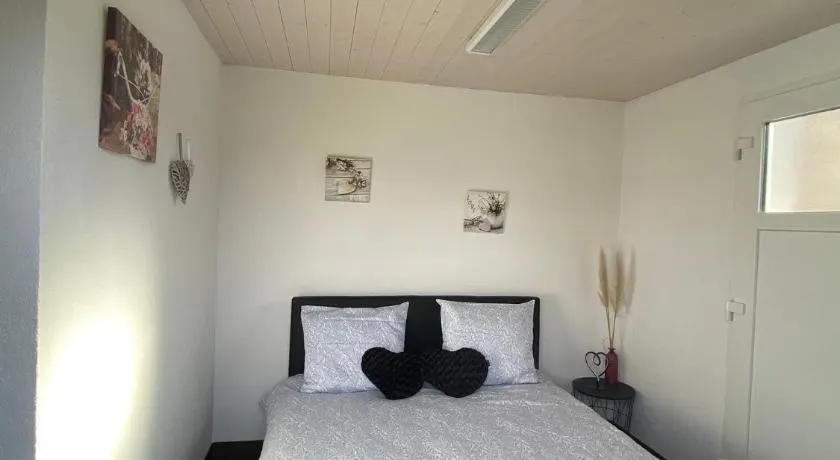 Chez nous - Image 1