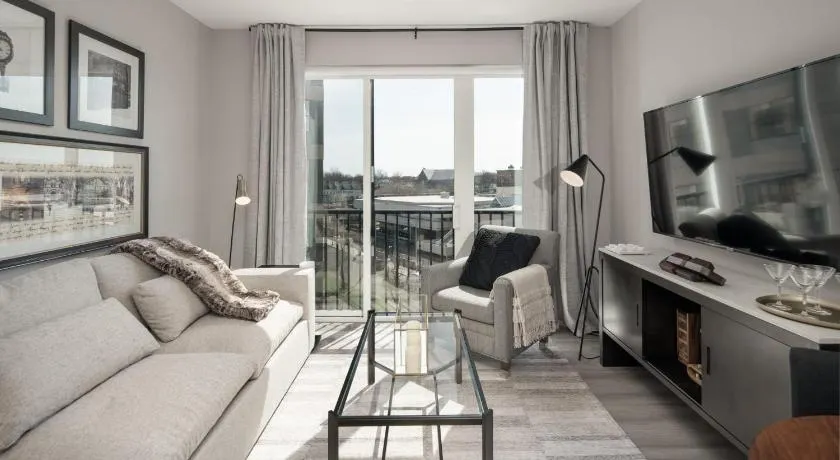 Hyatus Luxury Residences City Crossing - Image 1