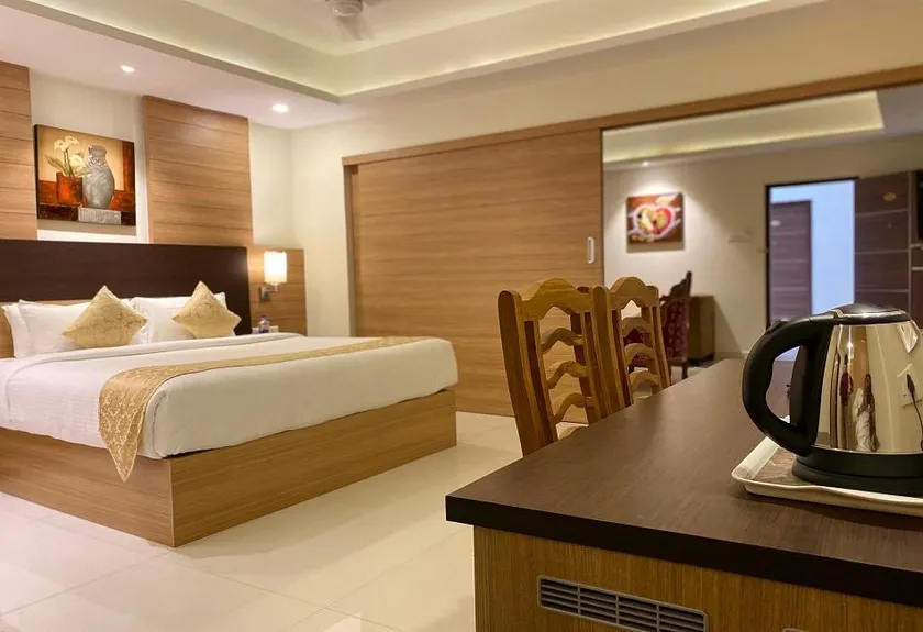 Hotel Rajadhani - Image 1