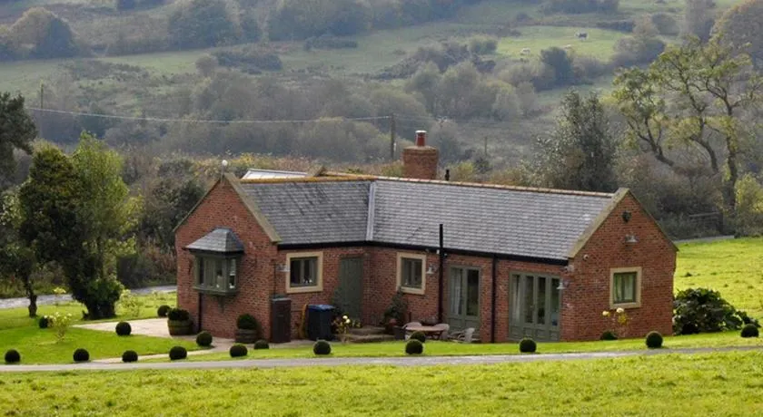 Huckleberry Cottage at Black Horse Beamish - Image 1