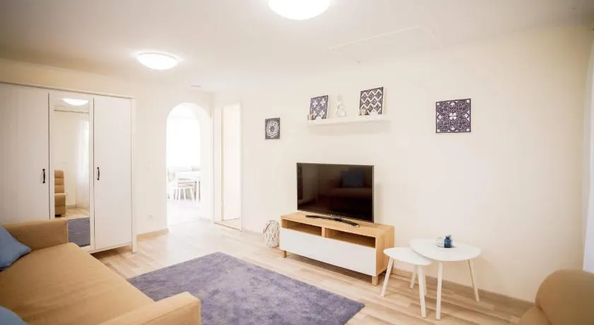 Eleven apartman house - Image 1