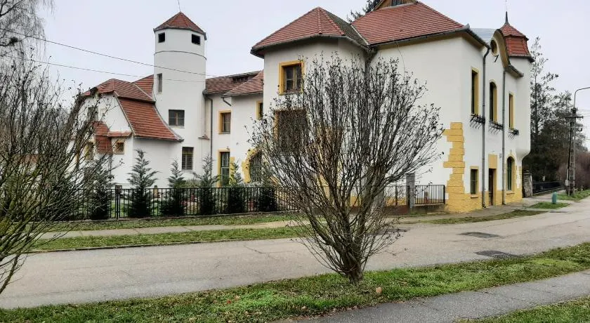 Meller-kastély Villa - Image 1
