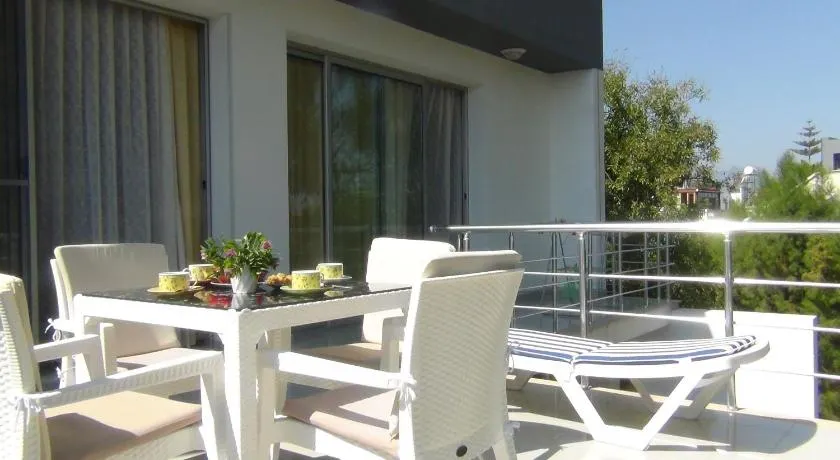 Magic Beach Apartments - Image 1