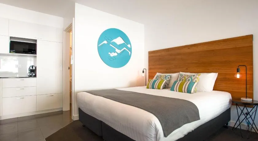 Bright Colonial Motel - Image 1