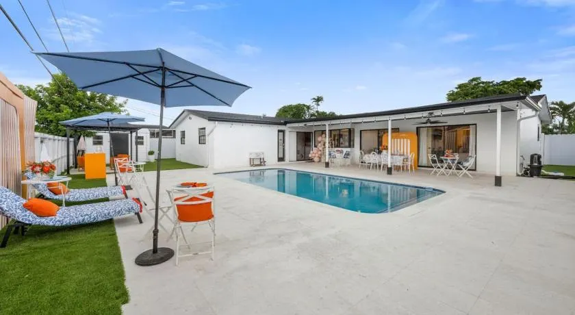 Sheraton Villa 3BR with Pool 10 Mins from Hard Rock Stadium - Image 1