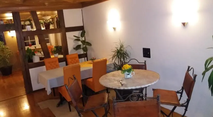 Hotel Garni Frohsinn - Image 1