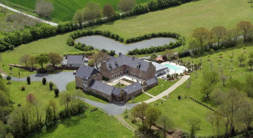Domaine De Kermodest - Image 1
