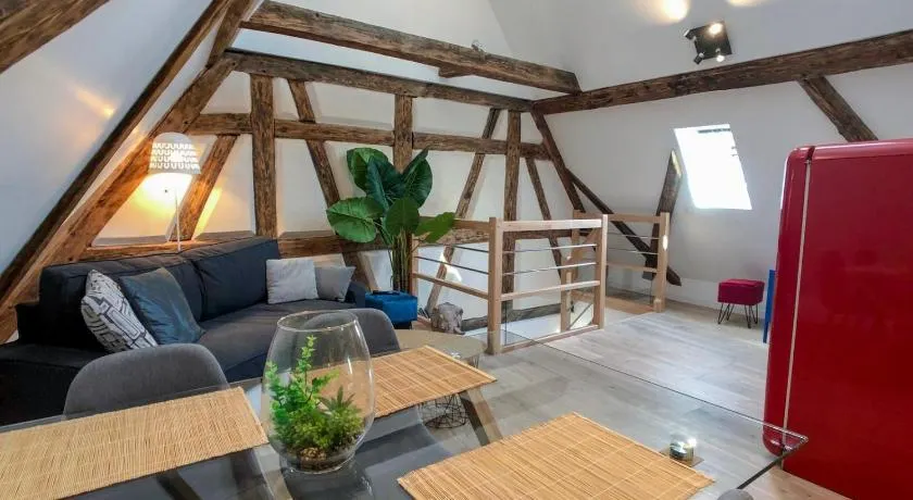 Beauty & The Beast - Old Town Cosy Apartments - Image 1
