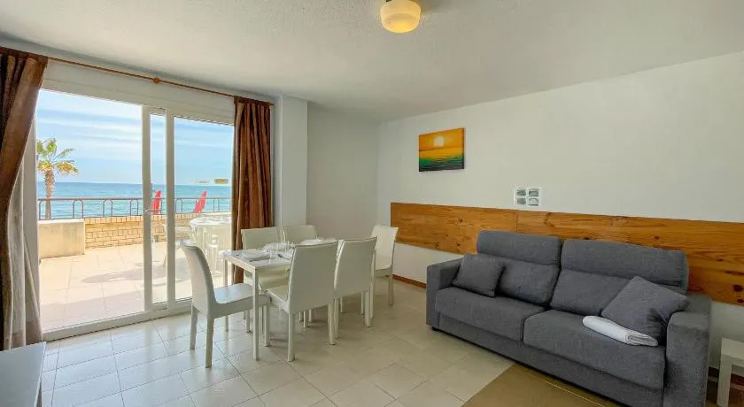 Apartamentos Oropesa Primera Línea 3000 - Image 1