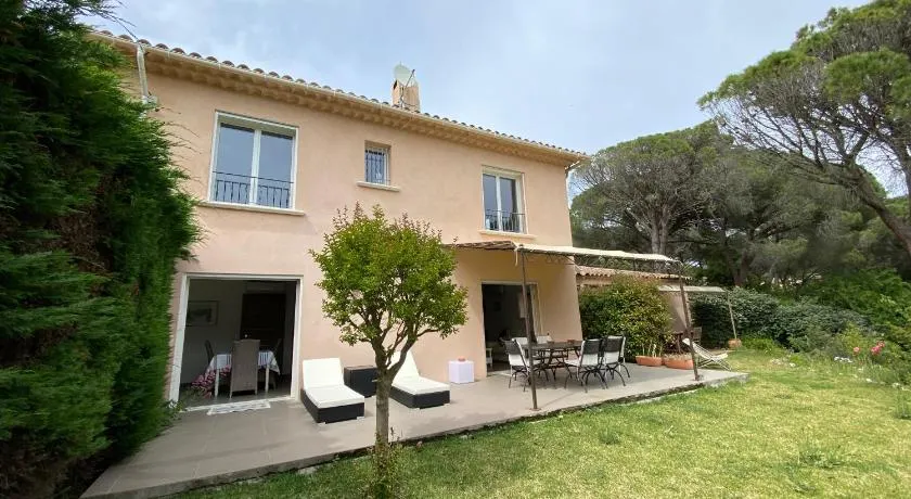 VILLA Saint Raphael Valescure Piscine Clim Wifi Golf - Image 1