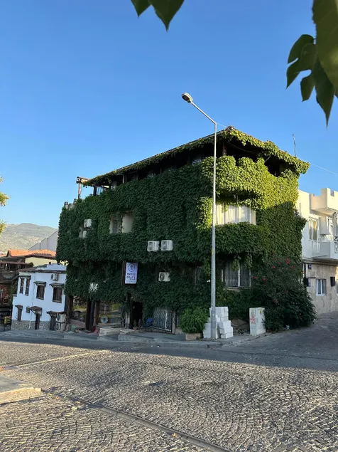 Hotel Bella - Image 1