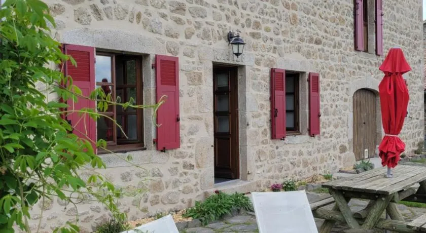 Se reconnecter à la nature au gîte 3 étoiles de Montager à Saint André de Chalencon - Image 1