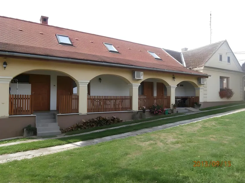 Nádkunyhó Vendégház - Image 1