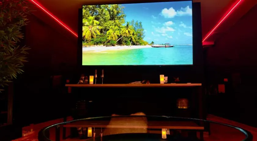 Nuit de rêve : spa, sauna, cinéma - Image 1